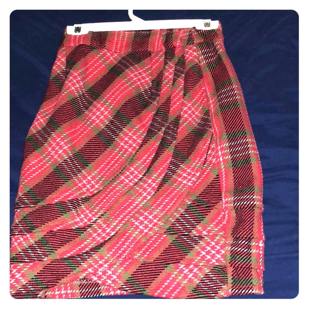 Skirt! Perfect for Christmas! Only worn twice !
